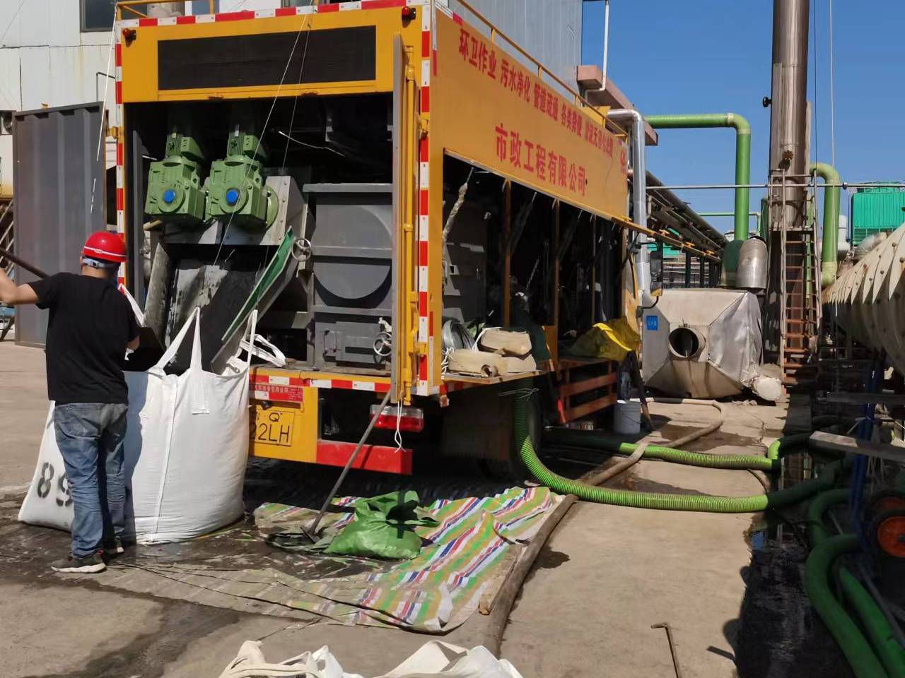 兴宁淤泥压干处理